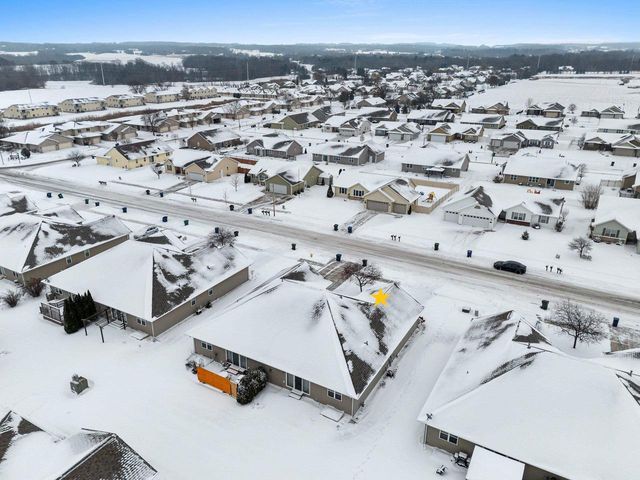 821 KILLARNY TRAIL, De Pere, WI 54115