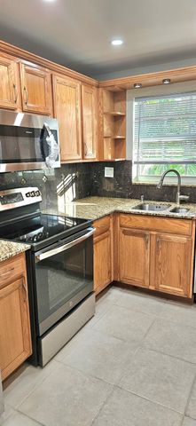 2901 NE 51st St 10, Fort Lauderdale, FL 33308