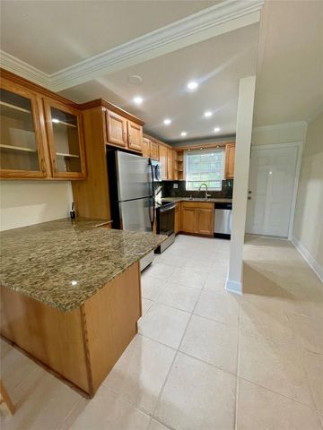 2901 NE 51st St 10, Fort Lauderdale, FL 33308