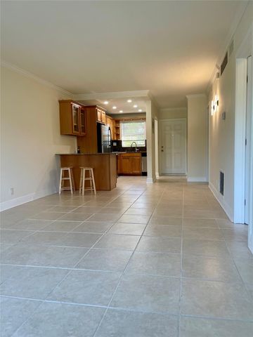 2901 NE 51st St 10, Fort Lauderdale, FL 33308