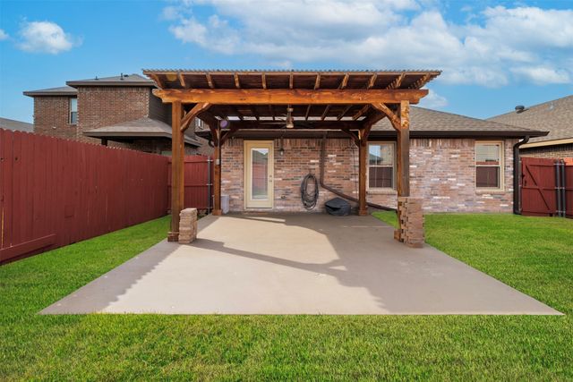 5505 Thunder Bay Drive, Fort Worth, TX 76119