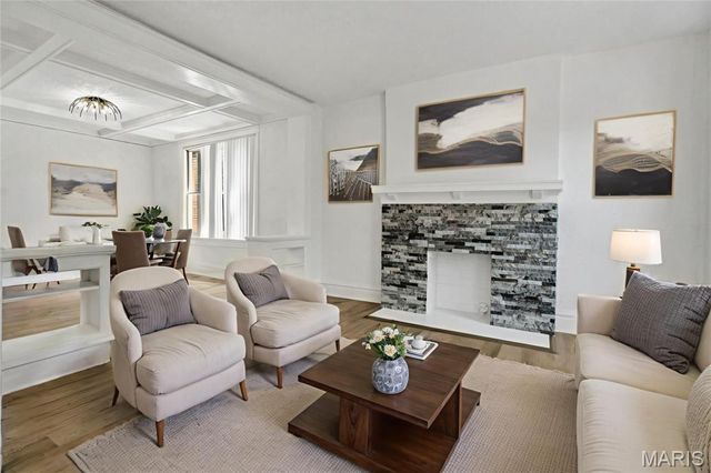 4163 Walsh Street, St Louis, MO 63116