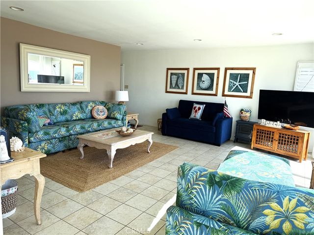1319 Seal Way, Seal Beach, CA 90740