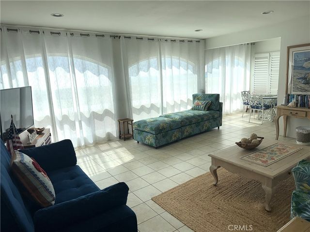 1319 Seal Way, Seal Beach, CA 90740