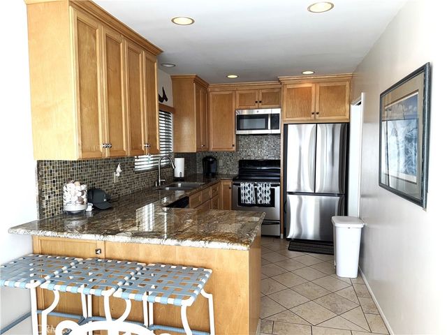 1319 Seal Way, Seal Beach, CA 90740