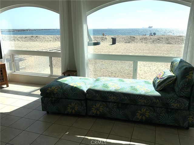1319 Seal Way, Seal Beach, CA 90740