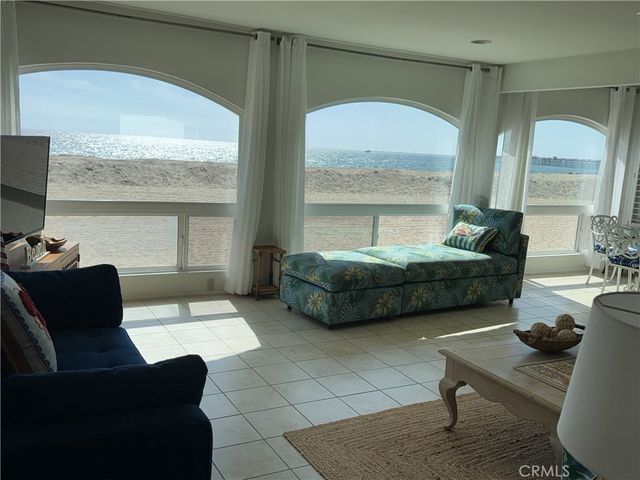 1319 Seal Way, Seal Beach, CA 90740
