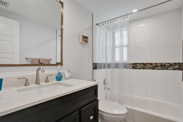 311 E Ocean Avenue 102, Lantana, FL 33462