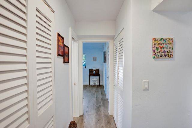 311 E Ocean Avenue 102, Lantana, FL 33462