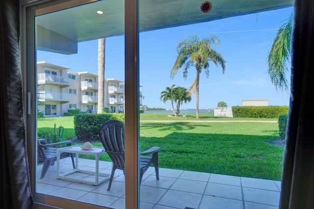 311 E Ocean Avenue 102, Lantana, FL 33462