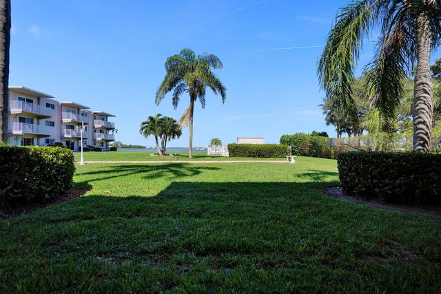 311 E Ocean Avenue 102, Lantana, FL 33462