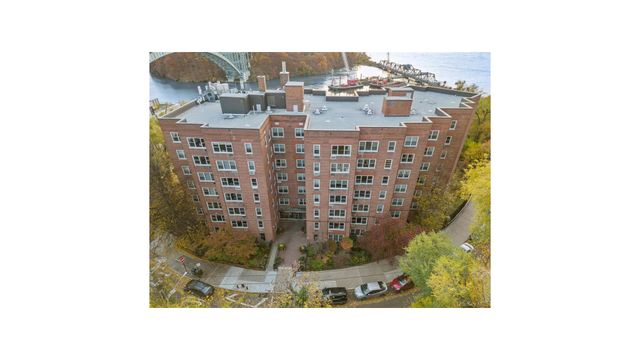 2465 Palisade Ave Apt 1E, New York City, NY 10463