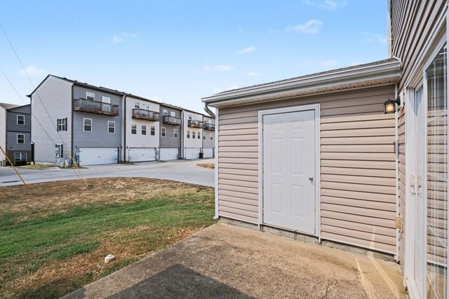 1041 Arlene Dr, La Vergne, TN 37086