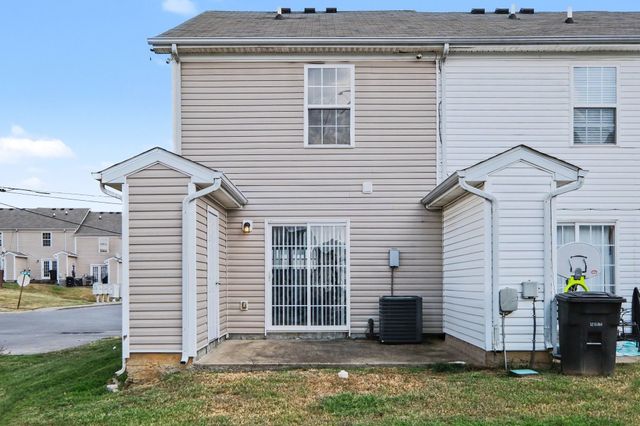 1041 Arlene Dr, La Vergne, TN 37086