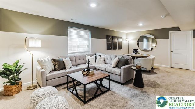 125 Winding Road, Forks Twp, PA 18040