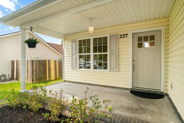 227 Periwinkle Way, Dalton, GA 30721