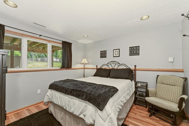 657 S Pointe Court SW, Rochester, MN 55902