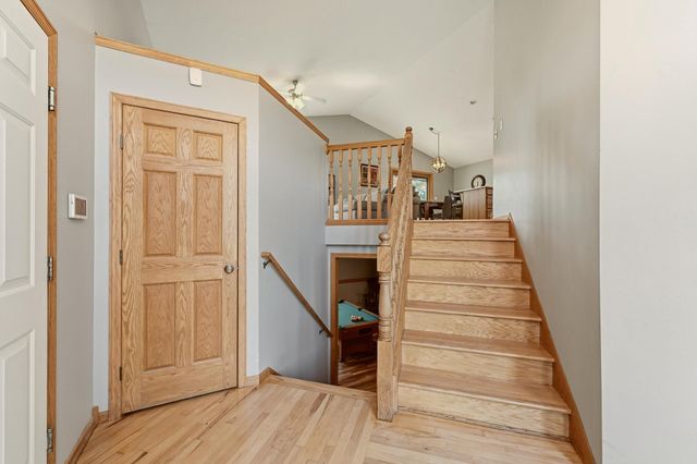 657 S Pointe Court SW, Rochester, MN 55902