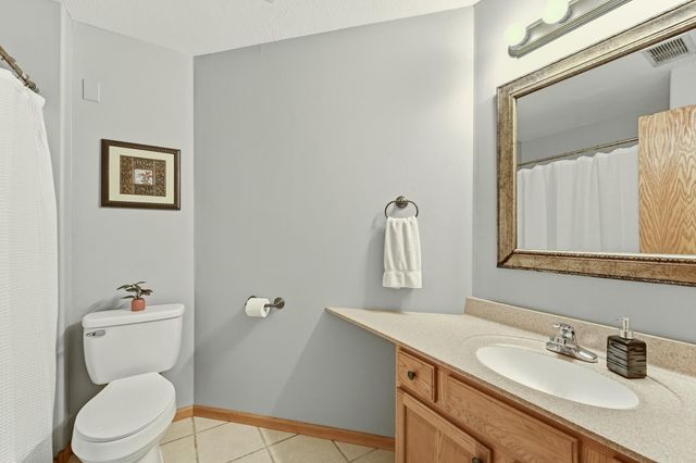 657 S Pointe Court SW, Rochester, MN 55902