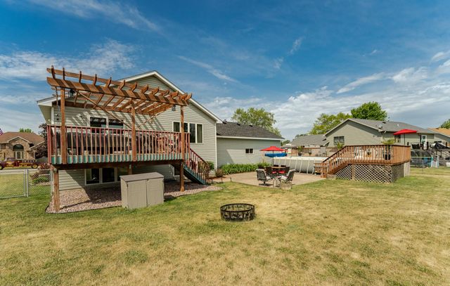 657 S Pointe Court SW, Rochester, MN 55902