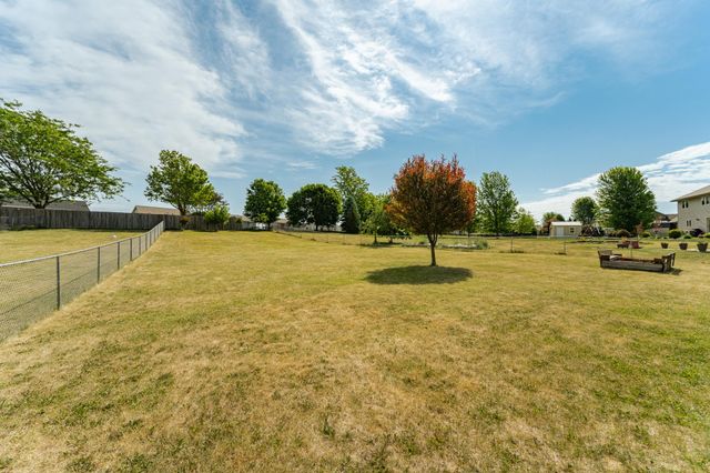 657 S Pointe Court SW, Rochester, MN 55902