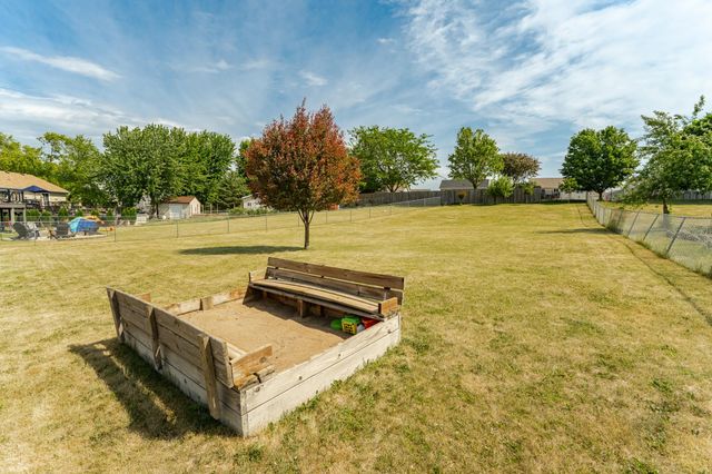 657 S Pointe Court SW, Rochester, MN 55902