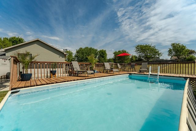 657 S Pointe Court SW, Rochester, MN 55902