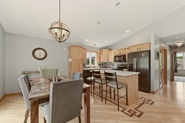 657 S Pointe Court SW, Rochester, MN 55902