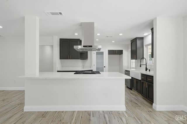 10701 Cave Avenue, Bakersfield, CA 93312