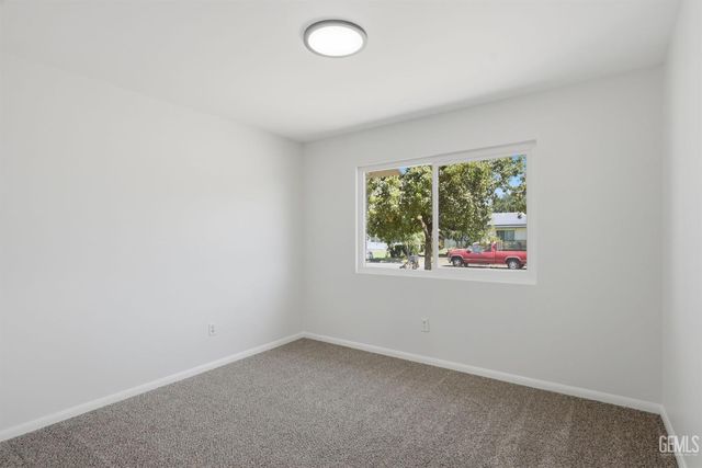 10701 Cave Avenue, Bakersfield, CA 93312