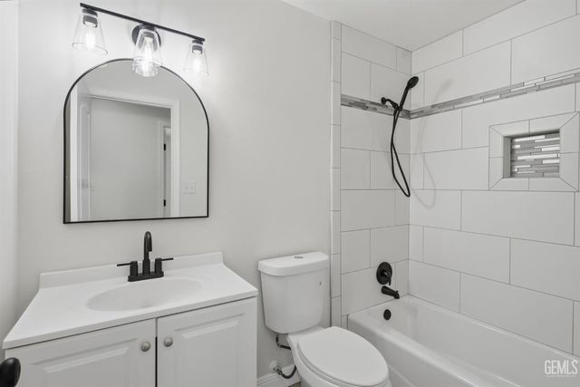 10701 Cave Avenue, Bakersfield, CA 93312