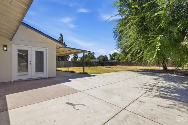 10701 Cave Avenue, Bakersfield, CA 93312