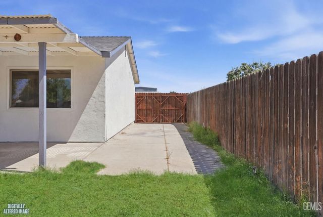 10701 Cave Avenue, Bakersfield, CA 93312