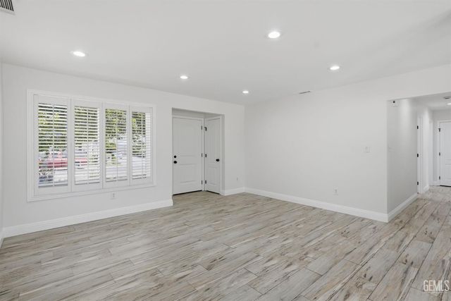 10701 Cave Avenue, Bakersfield, CA 93312