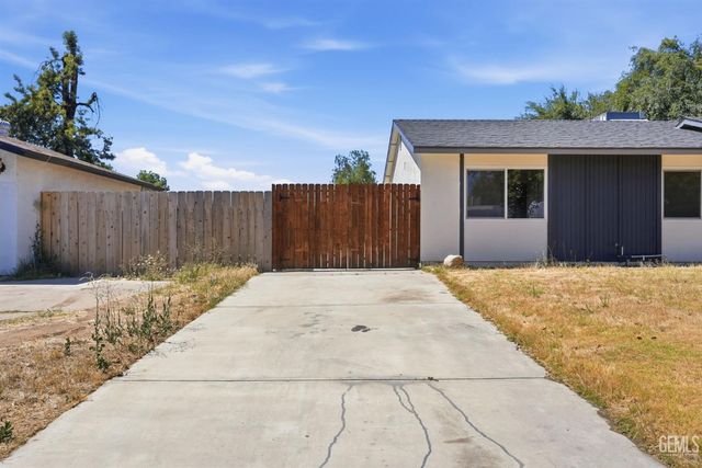 10701 Cave Avenue, Bakersfield, CA 93312