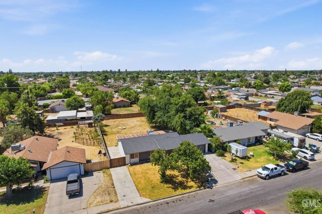 10701 Cave Avenue, Bakersfield, CA 93312