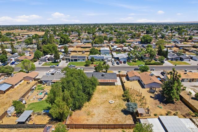 10701 Cave Avenue, Bakersfield, CA 93312