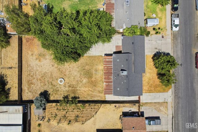 10701 Cave Avenue, Bakersfield, CA 93312