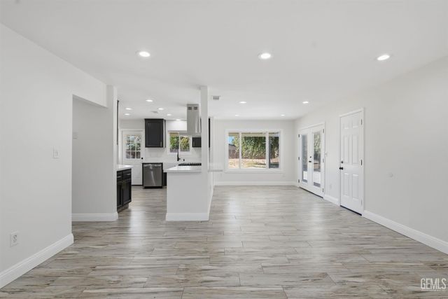 10701 Cave Avenue, Bakersfield, CA 93312