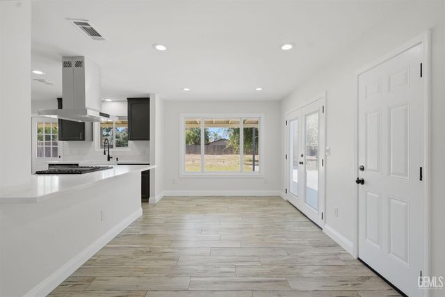 10701 Cave Avenue, Bakersfield, CA 93312