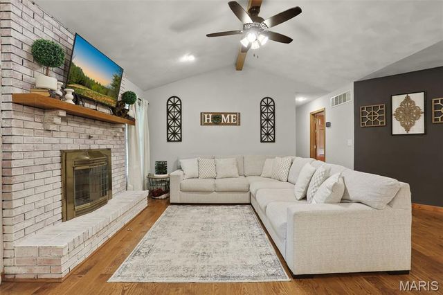 206 Pine Trail, Lebanon, IL 62254