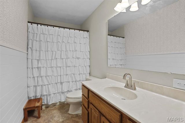 206 Pine Trail, Lebanon, IL 62254