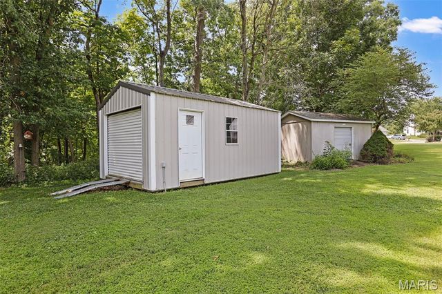 206 Pine Trail, Lebanon, IL 62254