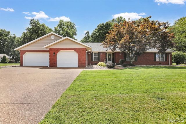 206 Pine Trail, Lebanon, IL 62254