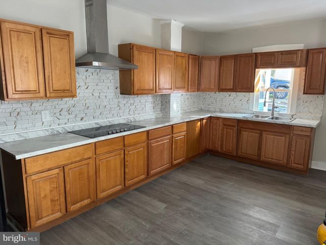 22 W FULTON ST, Ephrata, PA 17522