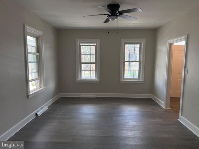 22 W FULTON ST, Ephrata, PA 17522