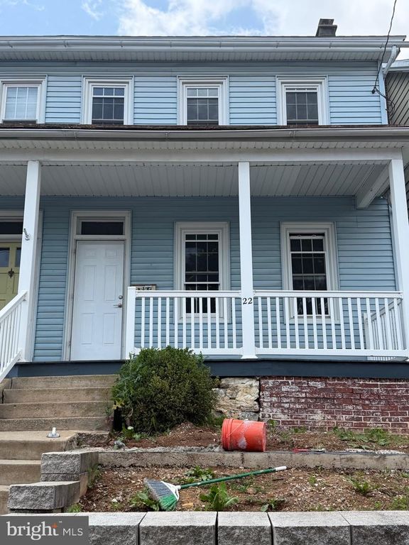 22 W FULTON ST, Ephrata, PA 17522