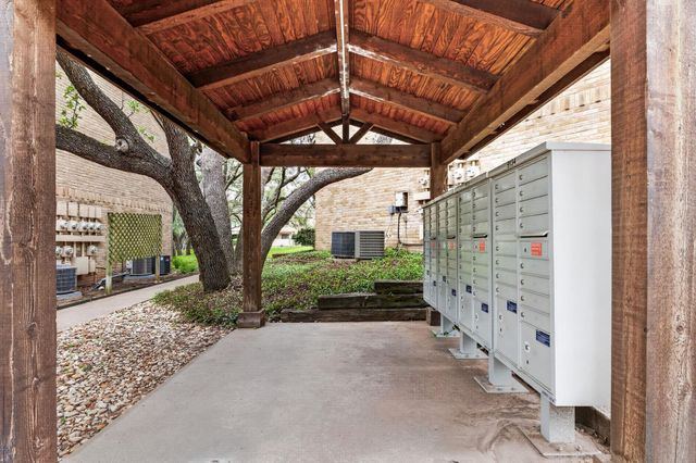 8210 Bent Tree RD 256, Austin, TX 78759
