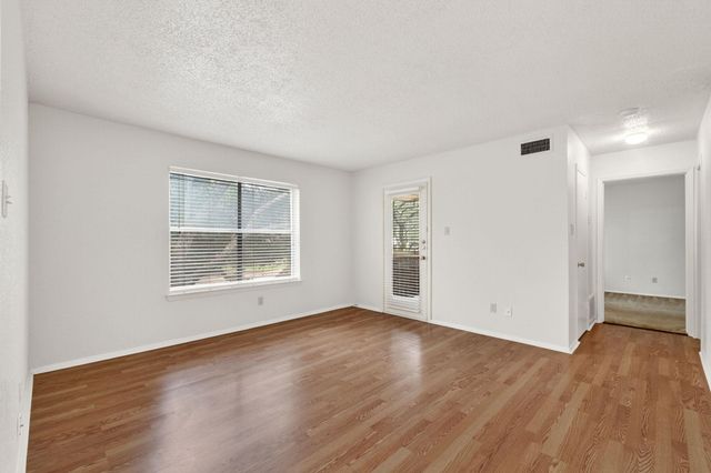 8210 Bent Tree RD 256, Austin, TX 78759