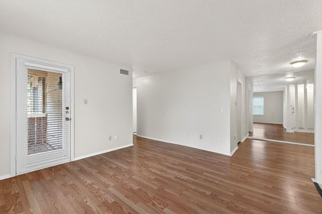 8210 Bent Tree RD 256, Austin, TX 78759